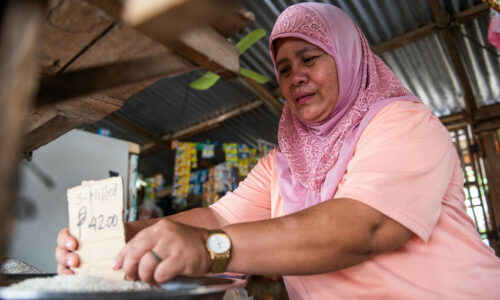 Een groep vrouwen op Mindanao heeft het initiatief genomen om de rijstindustrie duurzamer te maken.