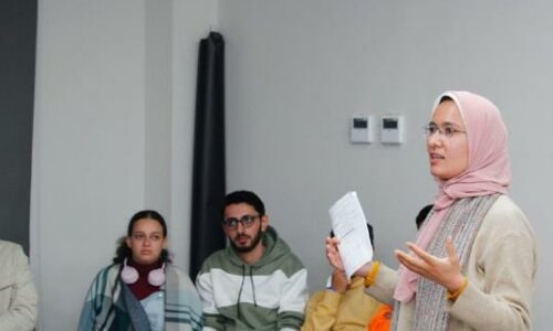 Een foto van de lancering van het jongerennetwerk van het Challenge Fund for Youth Employment in Egypte; Marwa staat hier niet op afgebeeld.