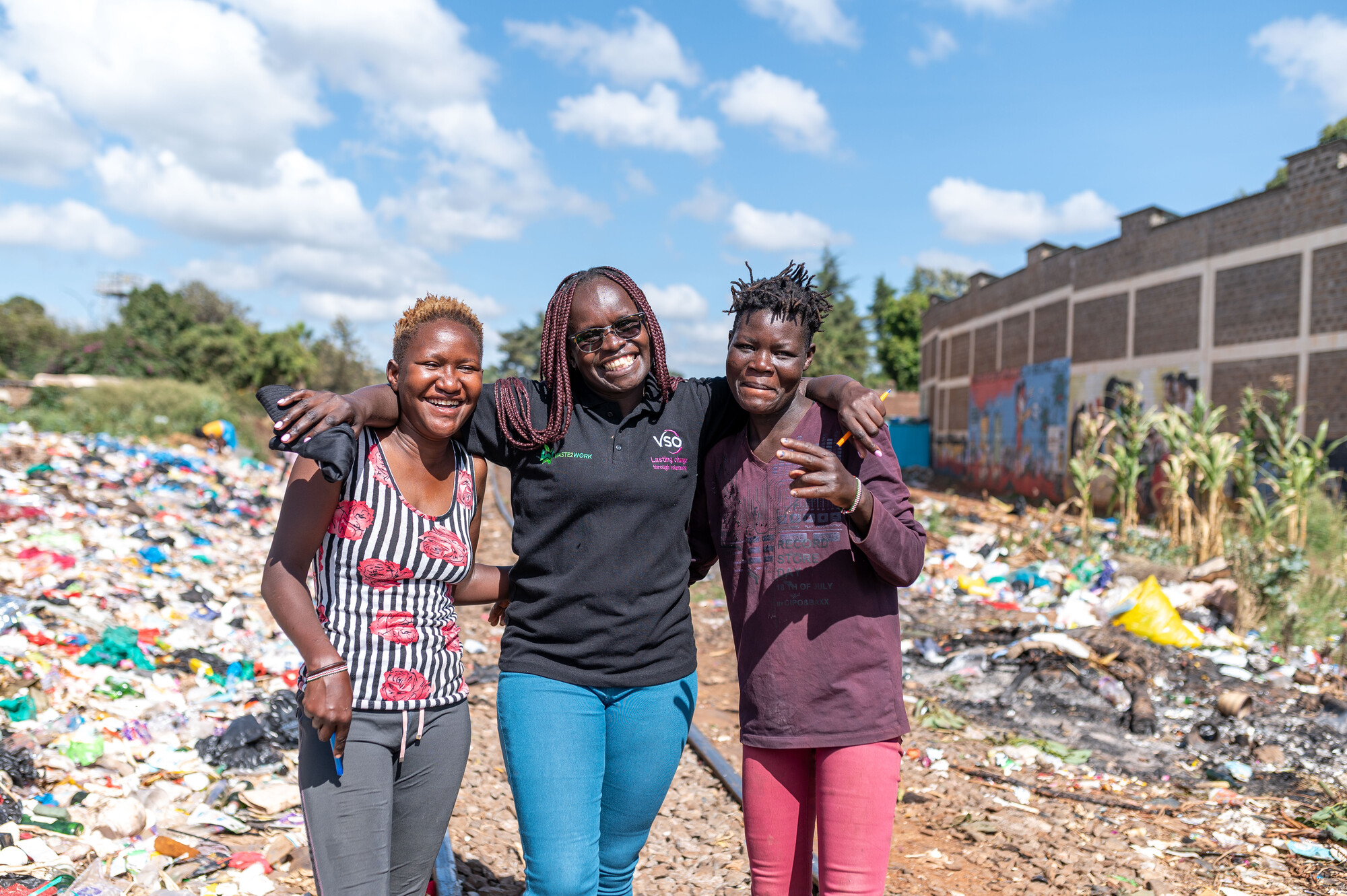 Vanessa op de vuilnisbelt in Kibera