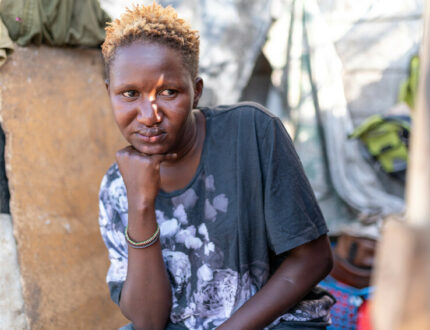 Vanessa op de vuilnisbelt in Kibera