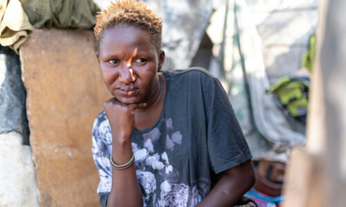 Vanessa op de vuilnisbelt in Kibera