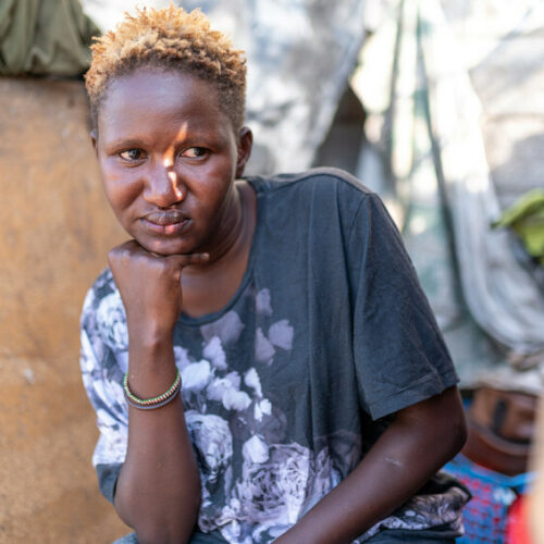 Vanessa op de vuilnisbelt in Kibera